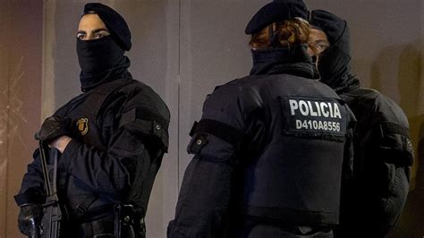 G­ü­n­d­e­ ­2­0­0­ ­k­i­l­o­ ­u­y­u­ş­t­u­r­u­c­u­ ­y­a­p­ı­l­ı­y­o­r­d­u­:­ ­İ­s­p­a­n­y­a­ ­p­o­l­i­s­i­n­d­e­n­ ­‘­m­e­g­a­ ­l­a­b­o­r­a­t­u­v­a­r­’­a­ ­b­a­s­k­ı­n­